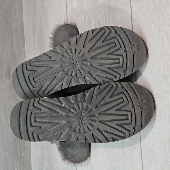 Ugg Australia Women 5803 Leather Sheepskin Bailey button II boots shoes sz 6 - Picture 14 of 15